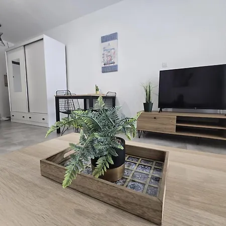 Daire Commodus Large At Caesar North Cyprus G1 Derinya